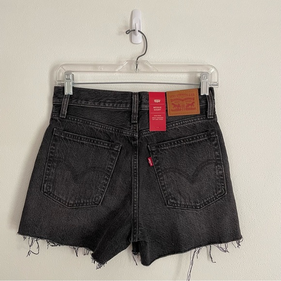 NWT Levi’s Wedgie Short Black Embellished Size 26 - Picture 4 of 11